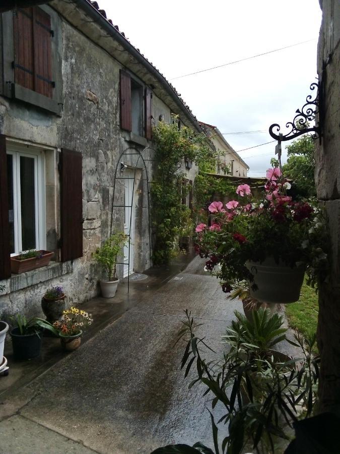 Вилла La Belle Charentaise Mainxe Экстерьер фото